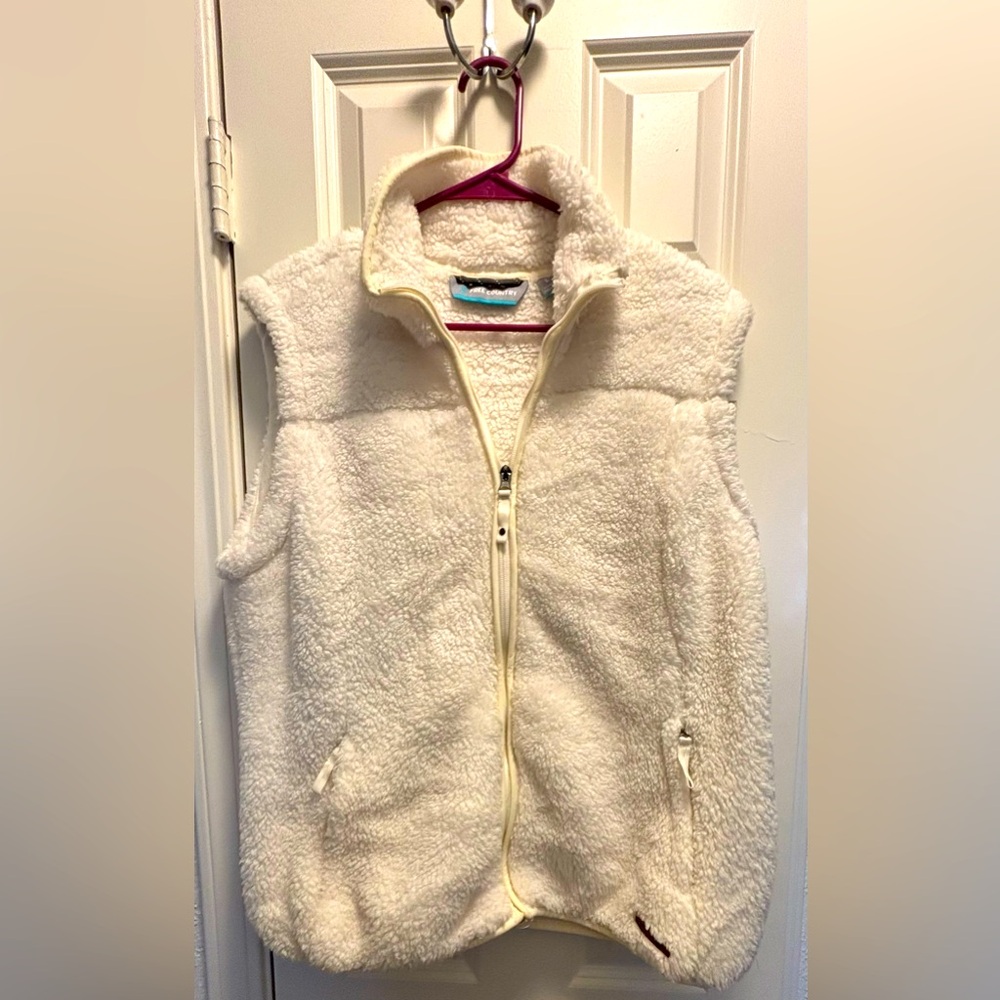 Free Country Faux Fur Outer Shell Vests women
Size Large 
Color Ivory